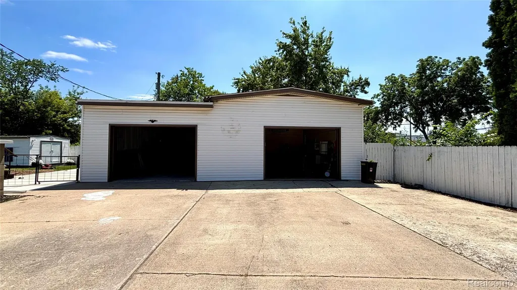 20385 Empire Street Taylor City MI 48180