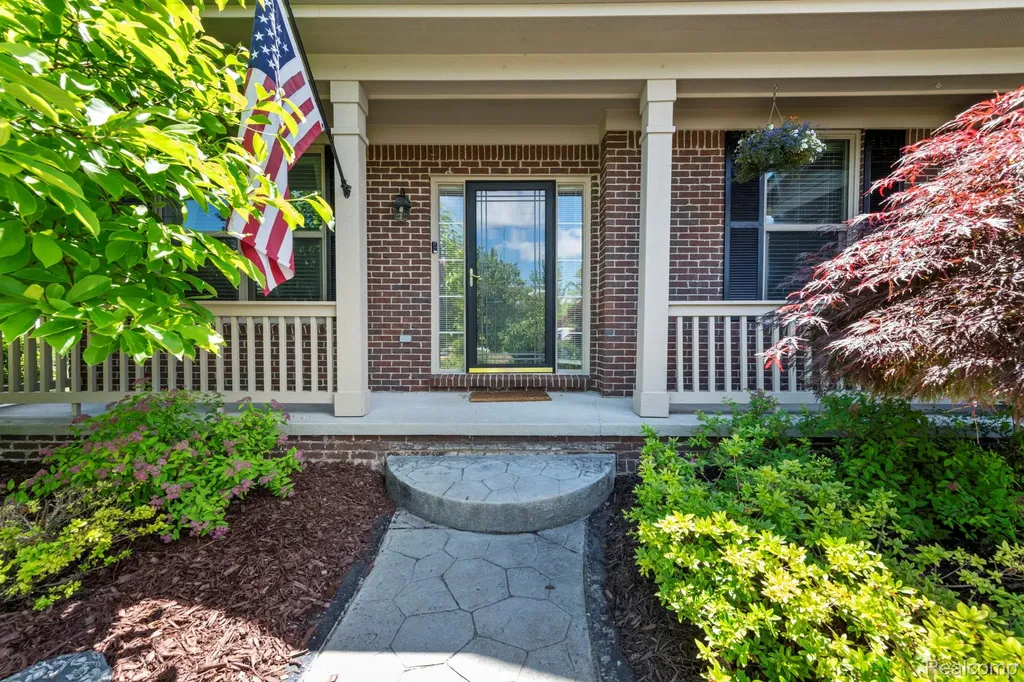 981 Coventry Court Oxford Charter Township MI 48371
