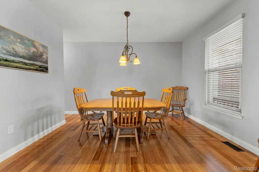981 Coventry Court Oxford Charter Township MI 48371
