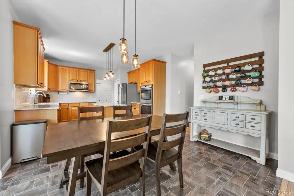 981 Coventry Court Oxford Charter Township MI 48371