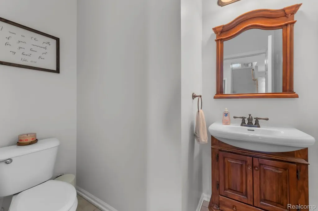 981 Coventry Court Oxford Charter Township MI 48371