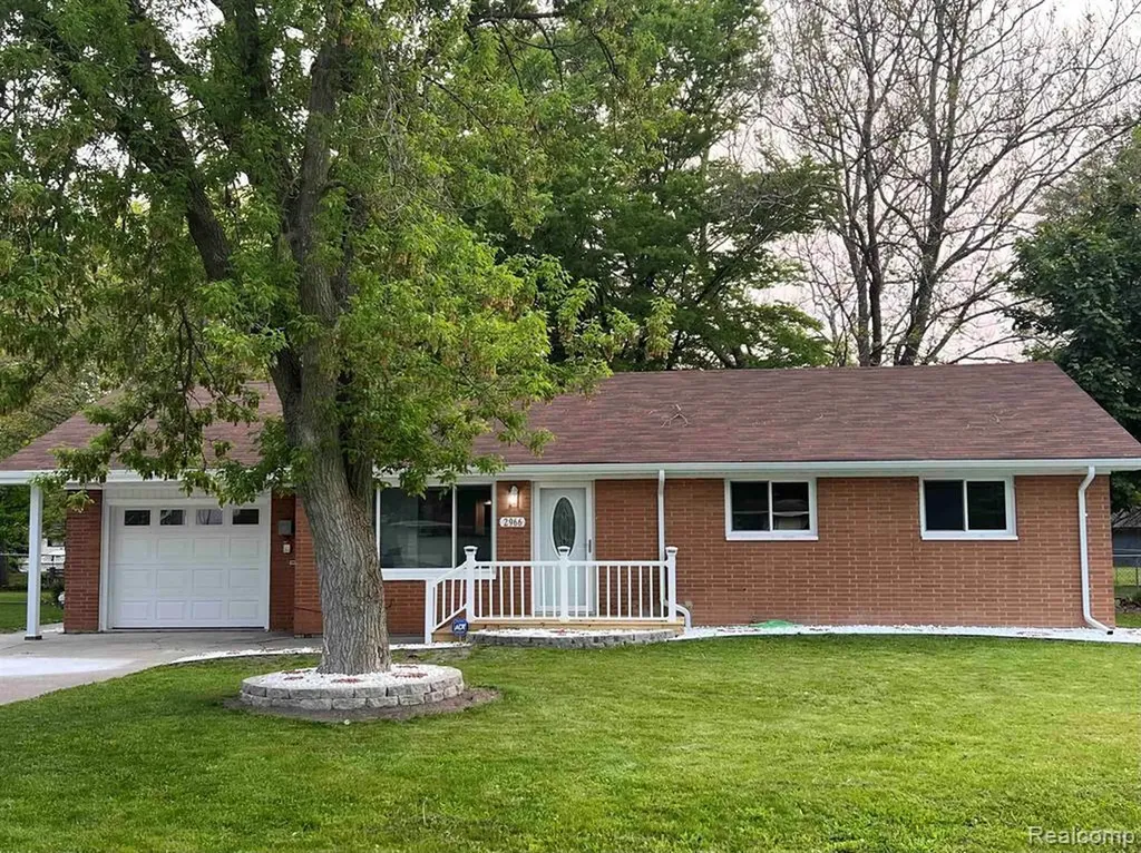 2966 Burlington Drive Buena Vista Charter Township MI 48601