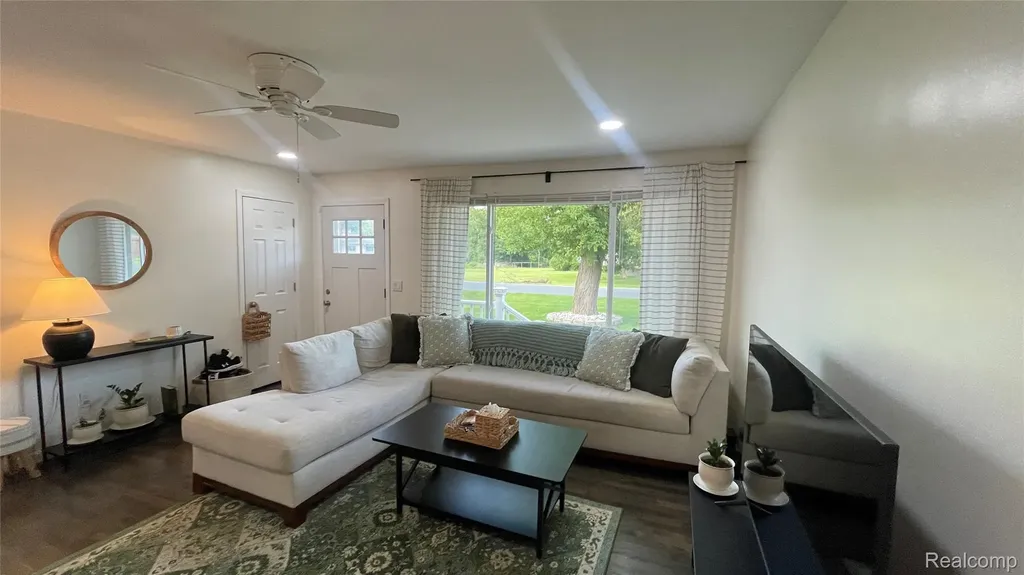 2966 Burlington Drive Buena Vista Charter Township MI 48601