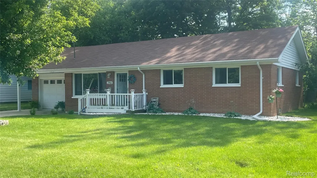2966 Burlington Drive Buena Vista Charter Township MI 48601