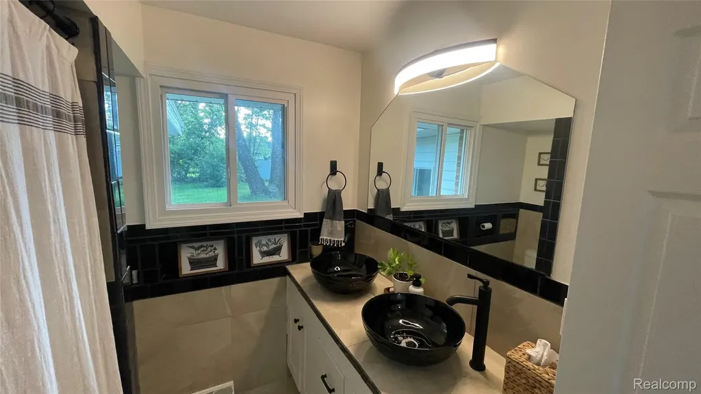 2966 Burlington Drive Buena Vista Charter Township MI 48601