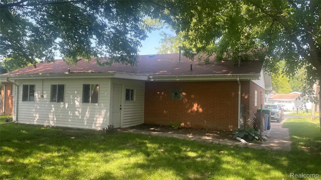 2966 Burlington Drive Buena Vista Charter Township MI 48601