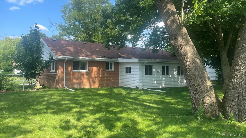 2966 Burlington Drive Buena Vista Charter Township MI 48601