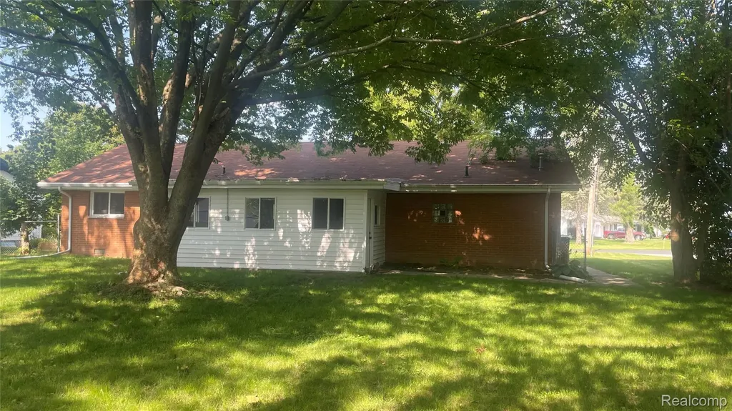 2966 Burlington Drive Buena Vista Charter Township MI 48601