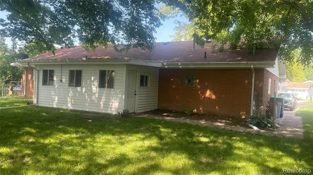 2966 Burlington Drive Buena Vista Charter Township MI 48601