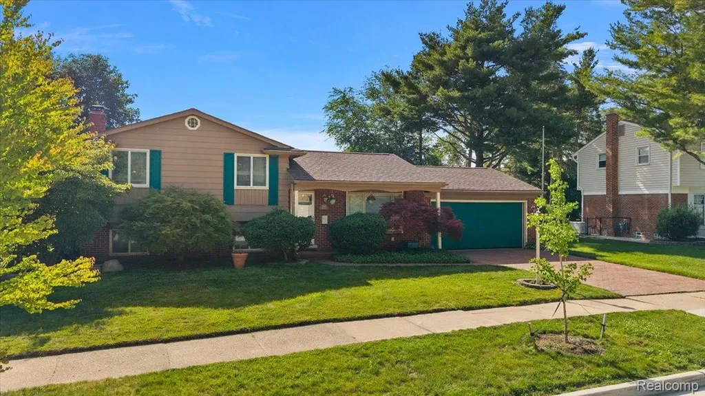 15433 Richfield Street Livonia City MI 48154