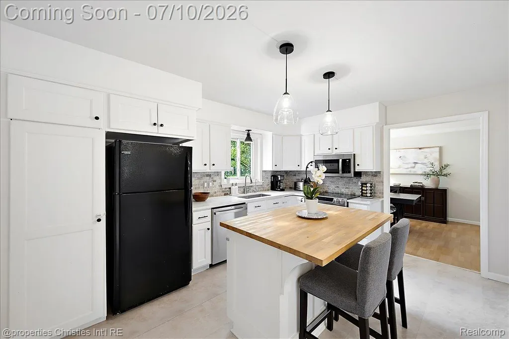 60629 Town Square Street Lyon Charter Township MI 48165