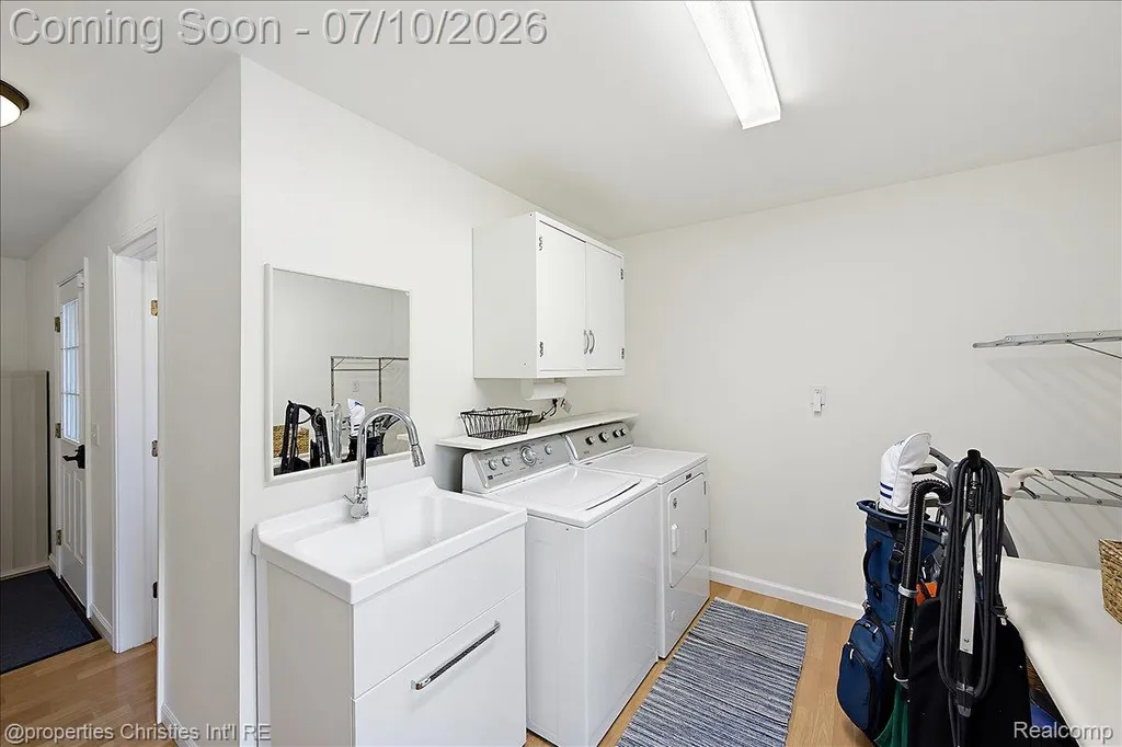 60629 Town Square Street Lyon Charter Township MI 48165