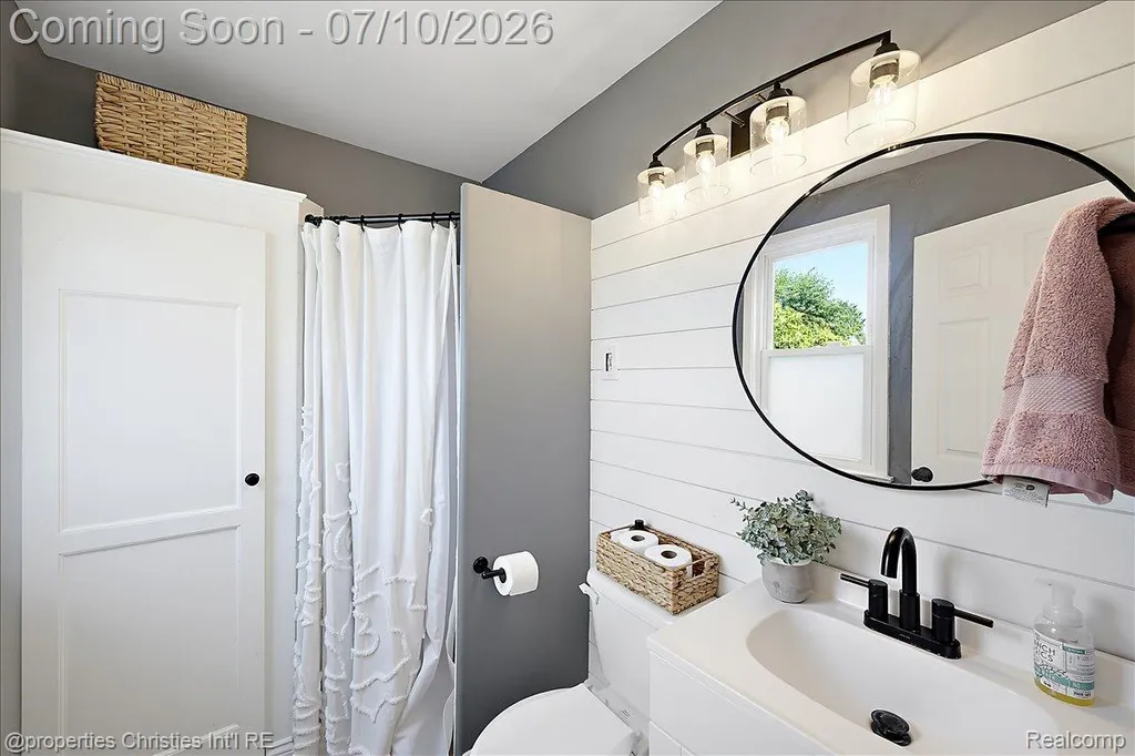 60629 Town Square Street Lyon Charter Township MI 48165