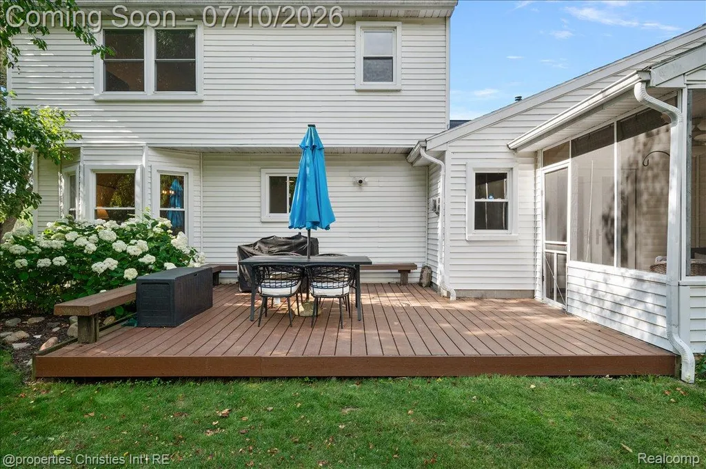 60629 Town Square Street Lyon Charter Township MI 48165