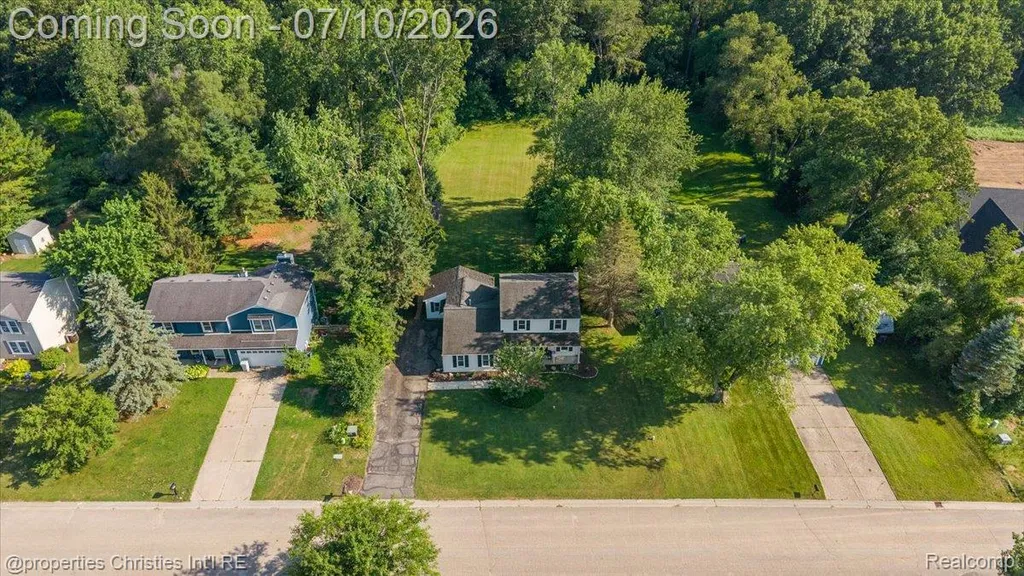 60629 Town Square Street Lyon Charter Township MI 48165