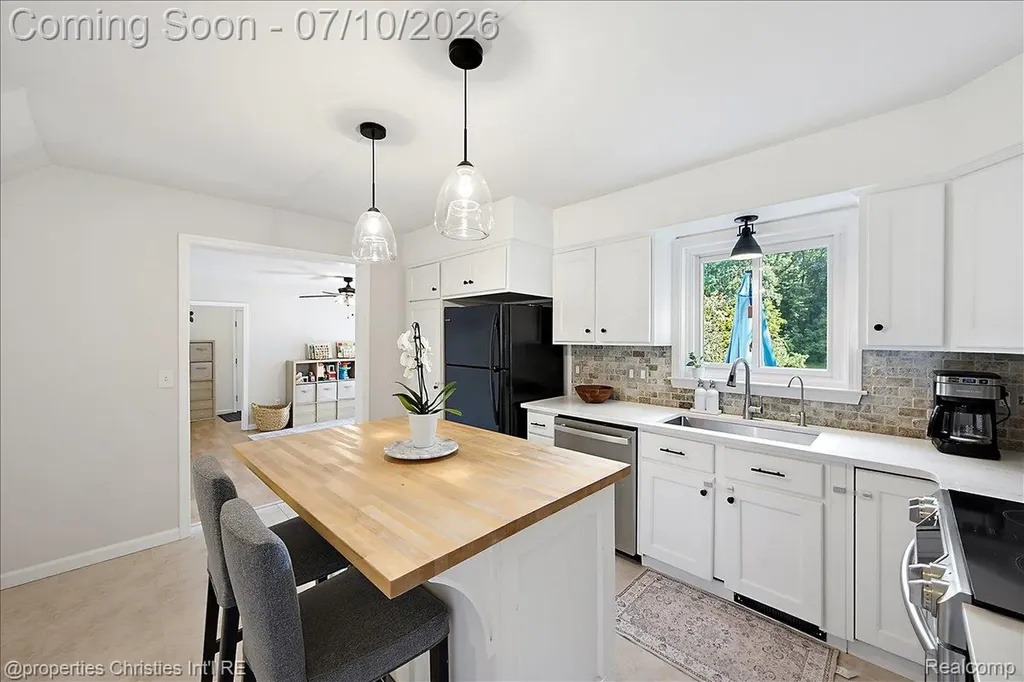 60629 Town Square Street Lyon Charter Township MI 48165