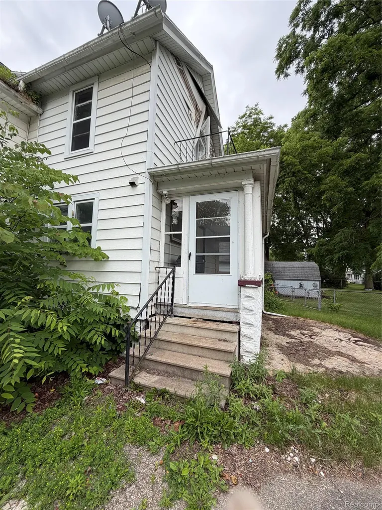 718 River Street Owosso City MI 48867