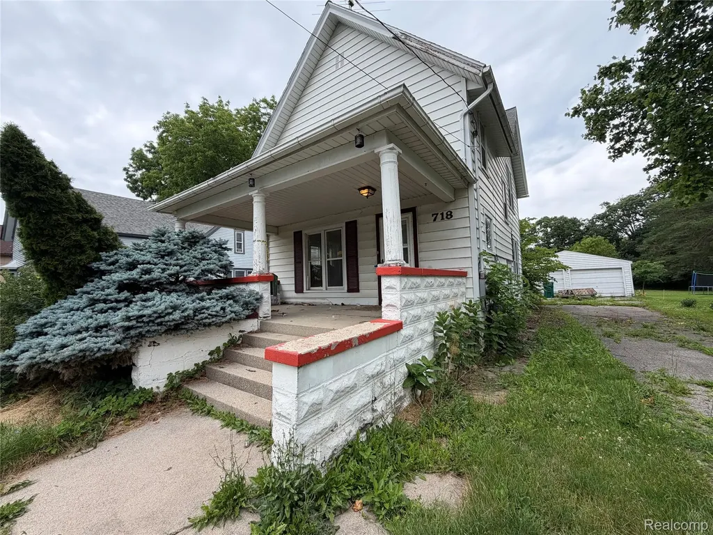 718 River Street Owosso City MI 48867