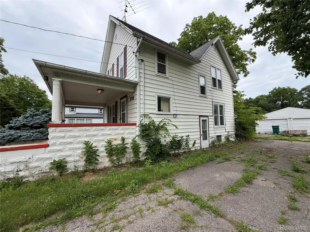 718 River Street Owosso City MI 48867