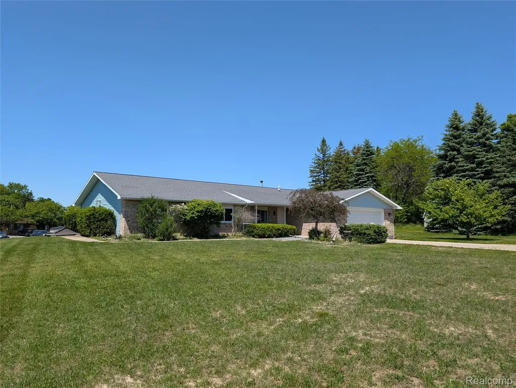 6237 Virginia Street Cass City Village MI 48726