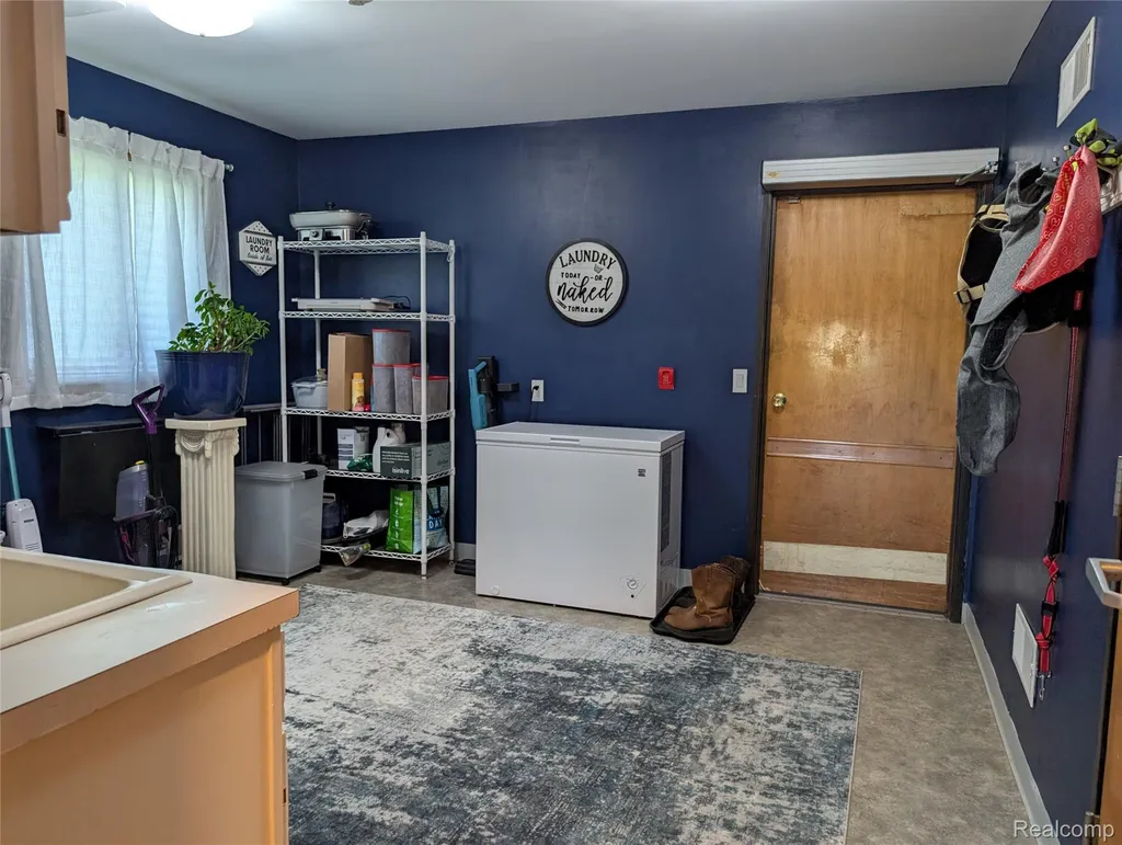6237 Virginia Street Cass City Village MI 48726