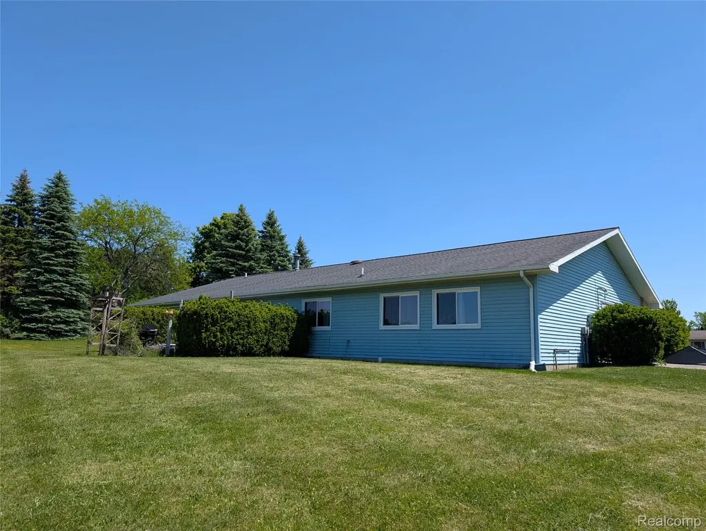 6237 Virginia Street Cass City Village MI 48726