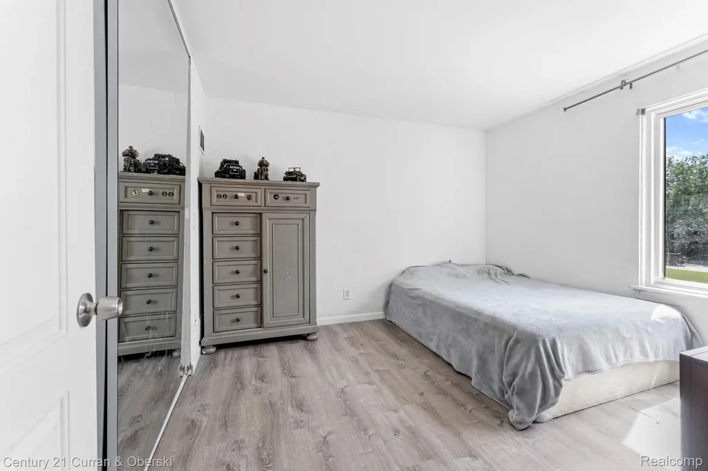 9601 Bayview Drive Ypsilanti Charter Township MI 48197