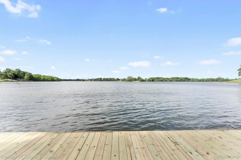9601 Bayview Drive Ypsilanti Charter Township MI 48197