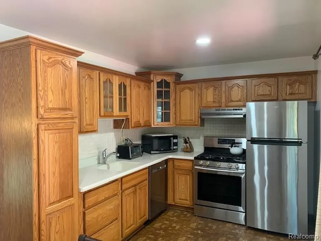 9187 Sheldon Plymouth Charter Township MI 48170