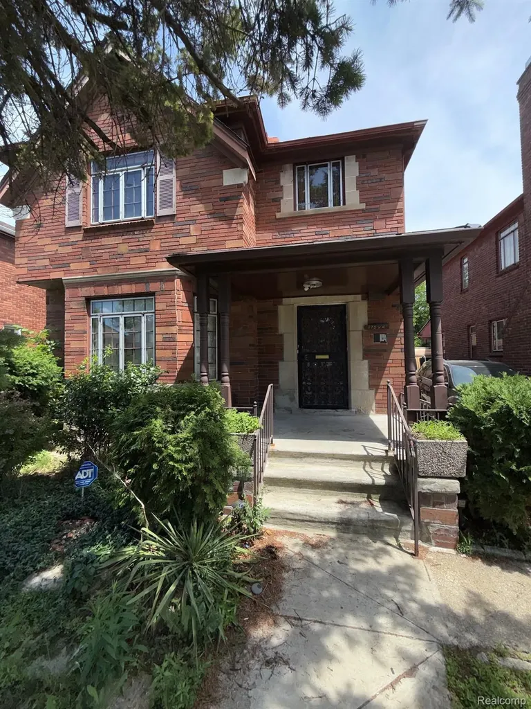 17594 Indiana Street Detroit City MI 48221