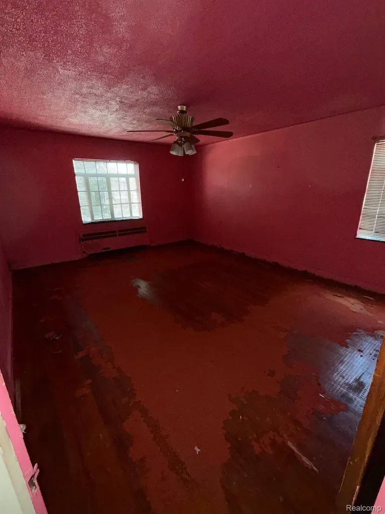 17594 Indiana Street Detroit City MI 48221