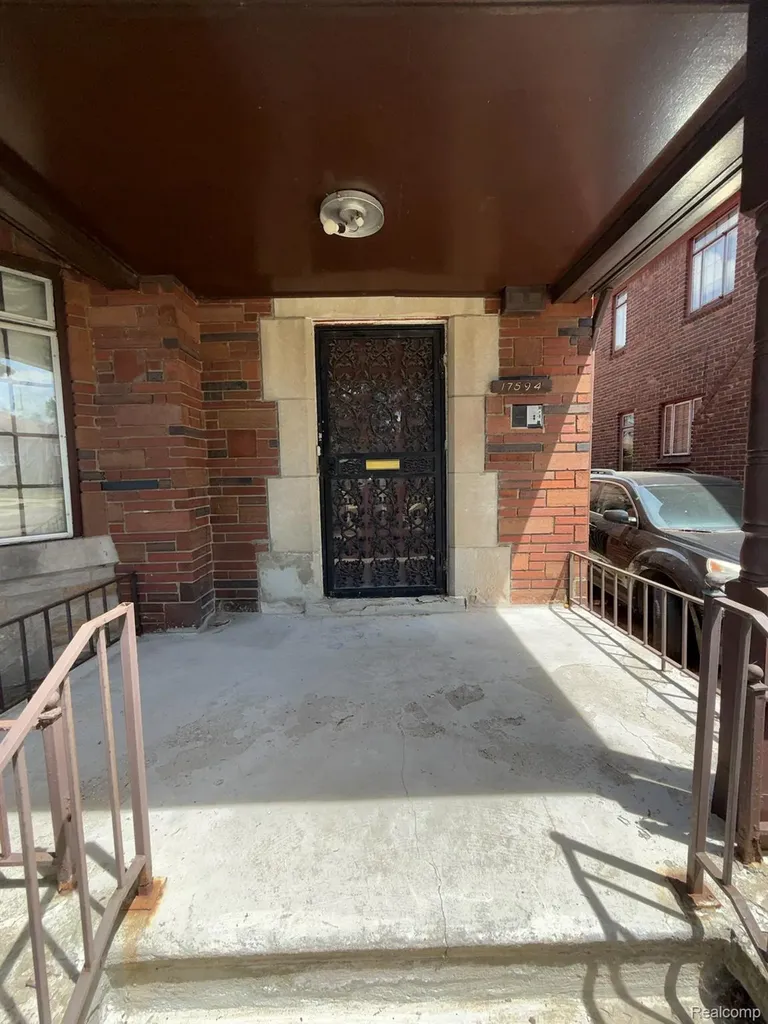 17594 Indiana Street Detroit City MI 48221