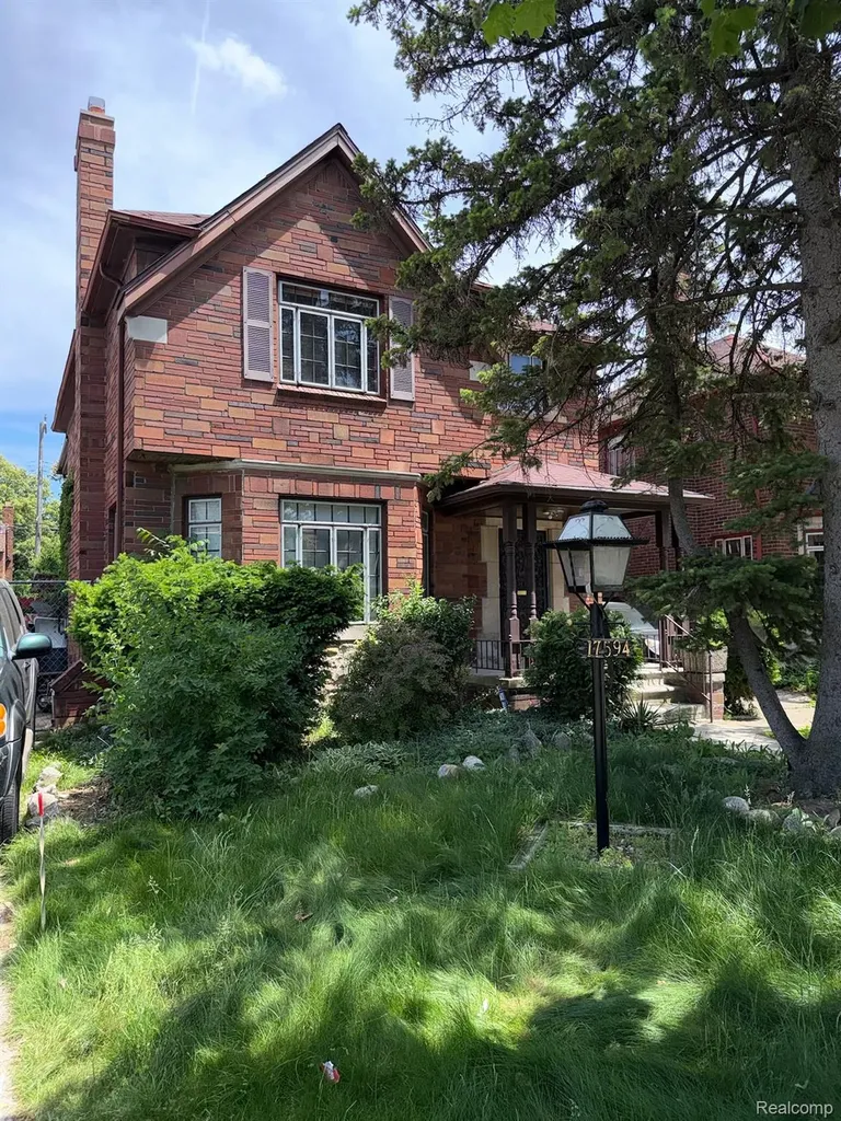 17594 Indiana Street Detroit City MI 48221