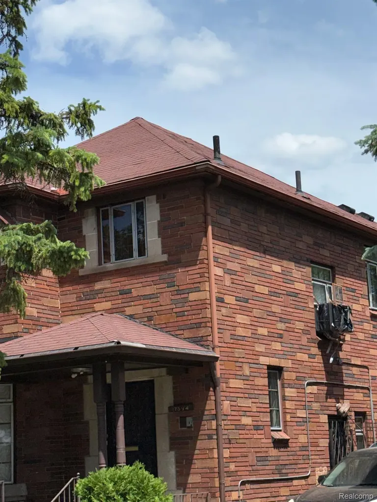 17594 Indiana Street Detroit City MI 48221