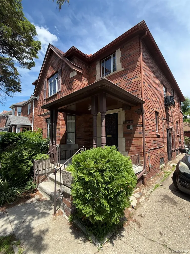 17594 Indiana Street Detroit City MI 48221