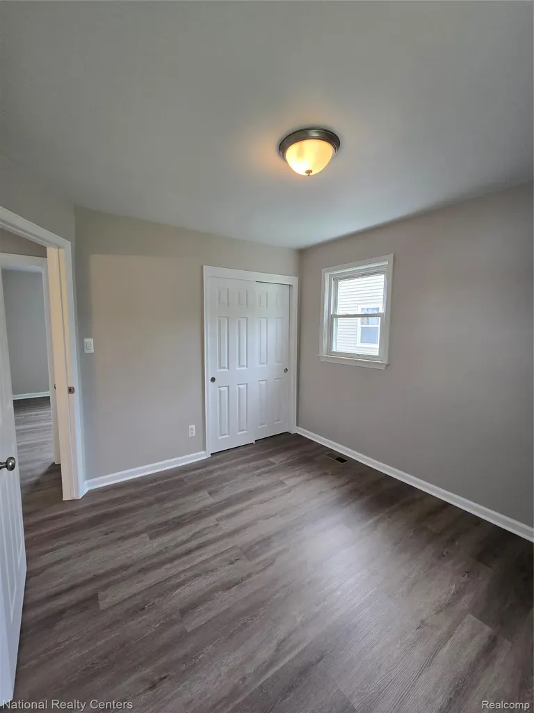 25279 Cole Street Roseville City MI 48066