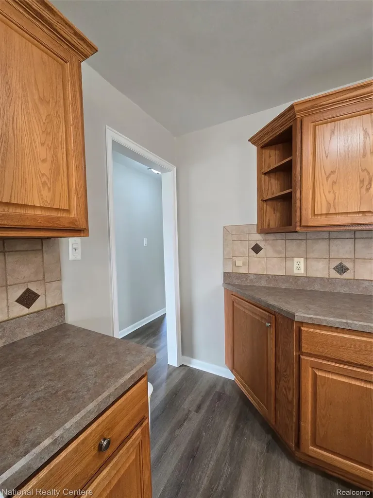 25279 Cole Street Roseville City MI 48066