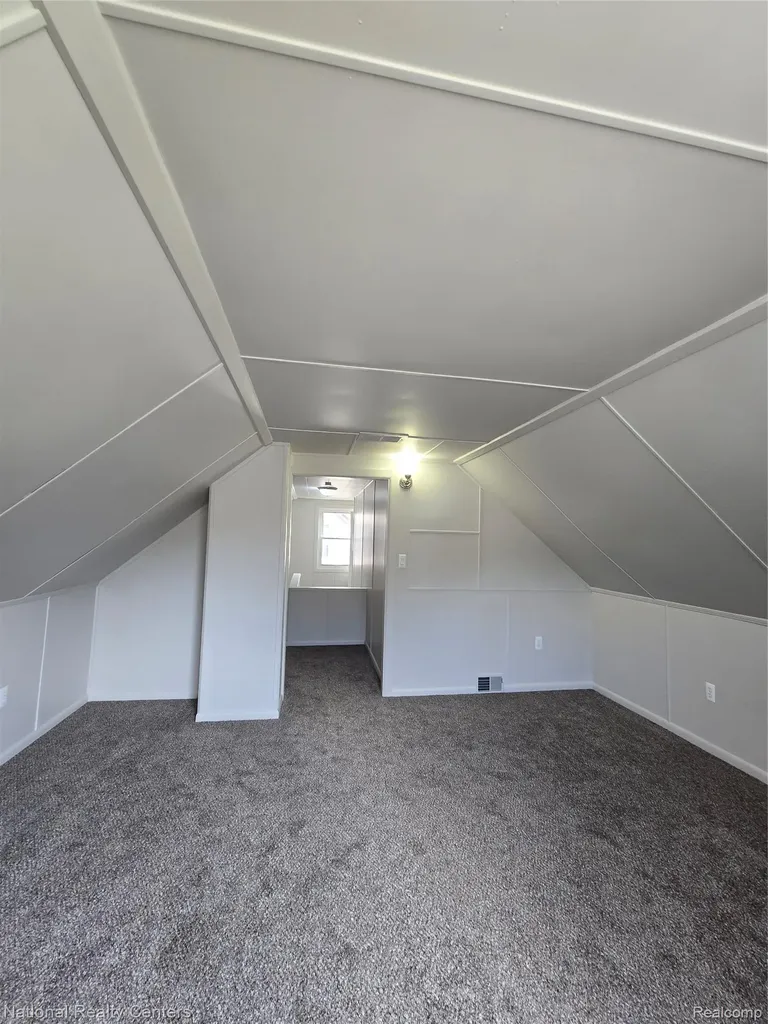 25279 Cole Street Roseville City MI 48066