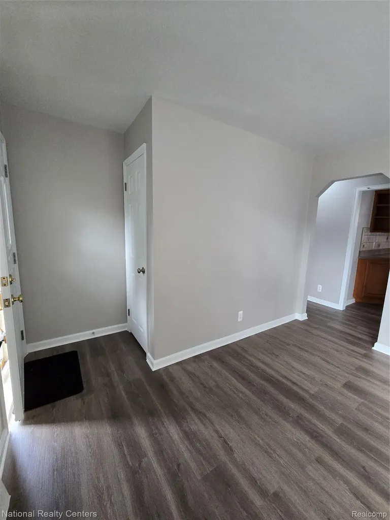 25279 Cole Street Roseville City MI 48066