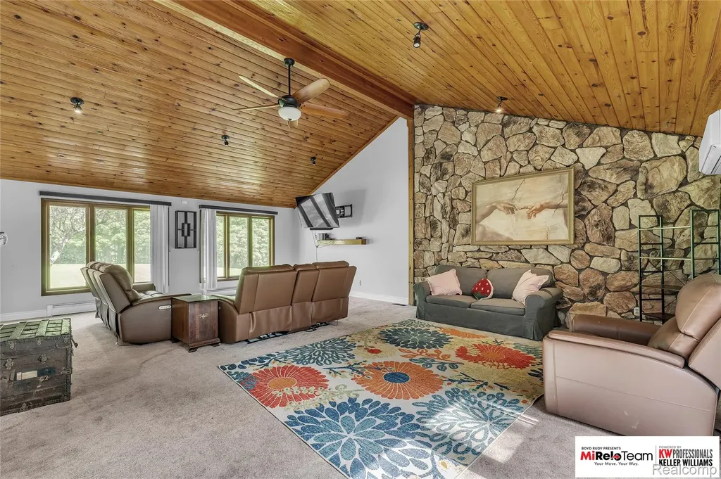 9844 Pine Knob Road Independence Charter Township MI 48348