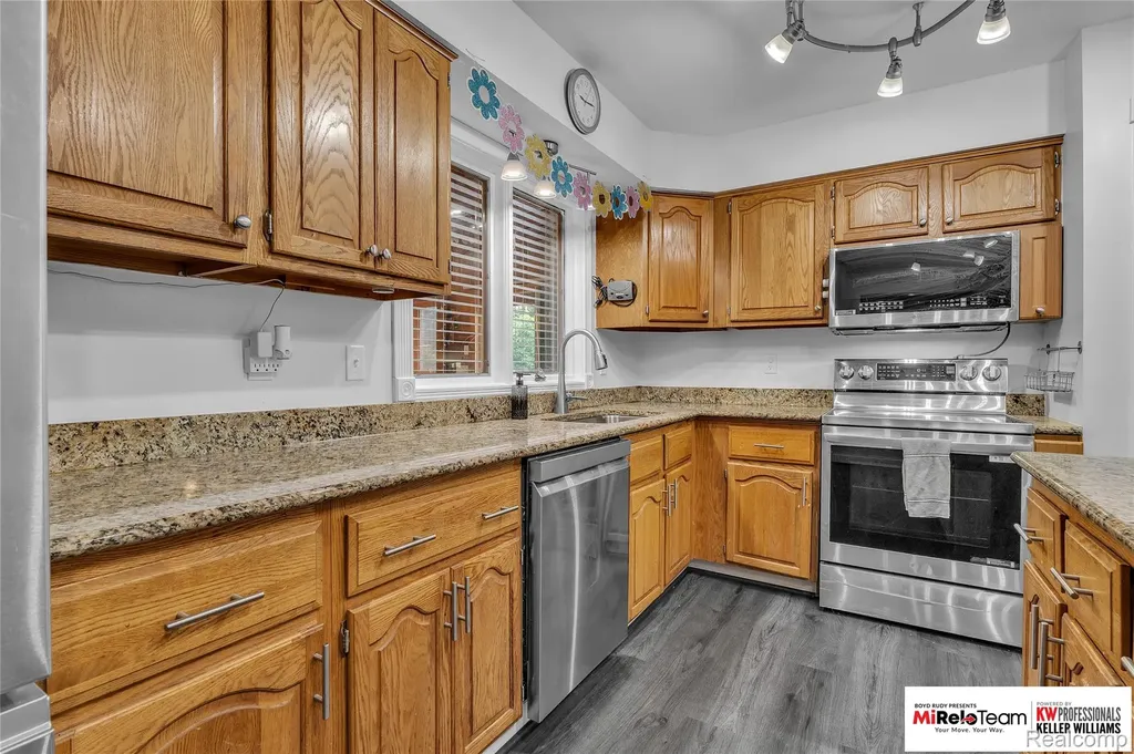 9844 Pine Knob Road Independence Charter Township MI 48348