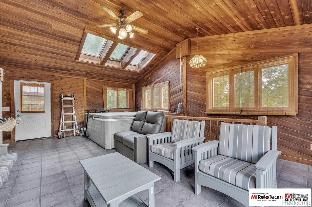 9844 Pine Knob Road Independence Charter Township MI 48348