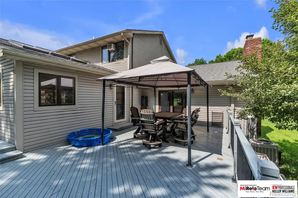 9844 Pine Knob Road Independence Charter Township MI 48348