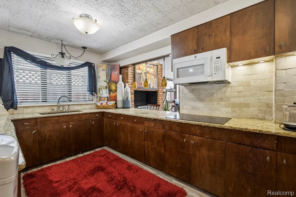 46 W Breitmeyer Place Mt. Clemens City MI 48043
