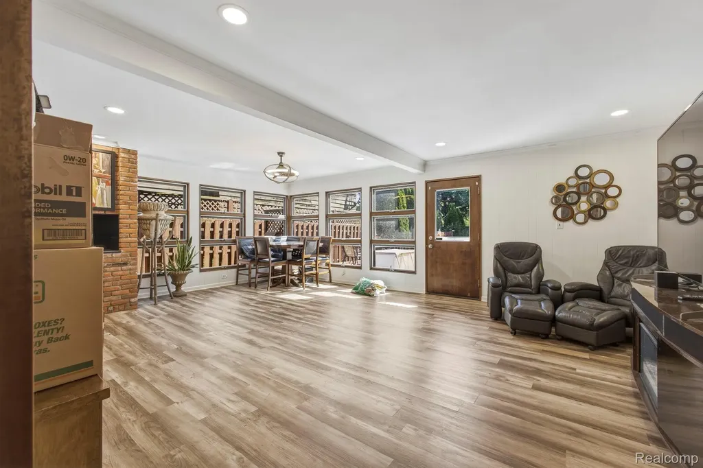 46 W Breitmeyer Place Mt. Clemens City MI 48043