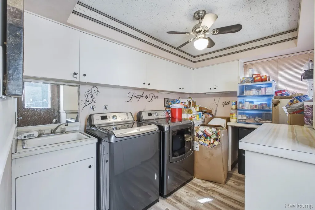 46 W Breitmeyer Place Mt. Clemens City MI 48043
