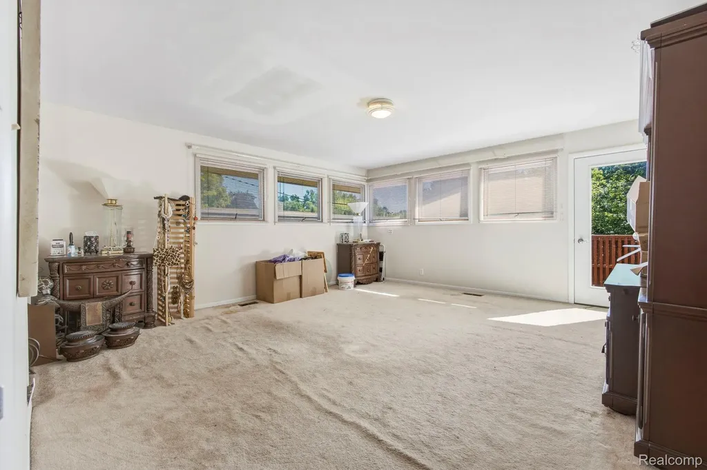 46 W Breitmeyer Place Mt. Clemens City MI 48043