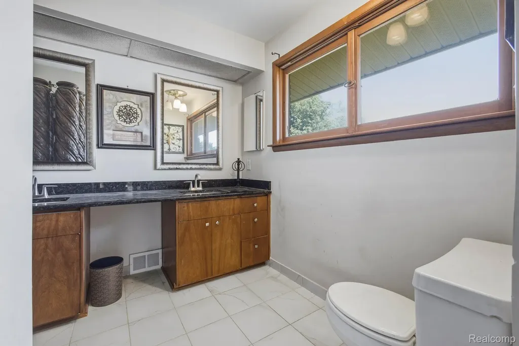 46 W Breitmeyer Place Mt. Clemens City MI 48043