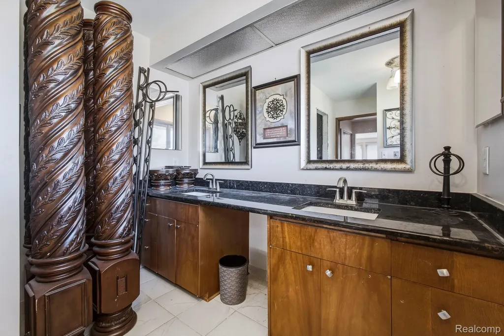 46 W Breitmeyer Place Mt. Clemens City MI 48043