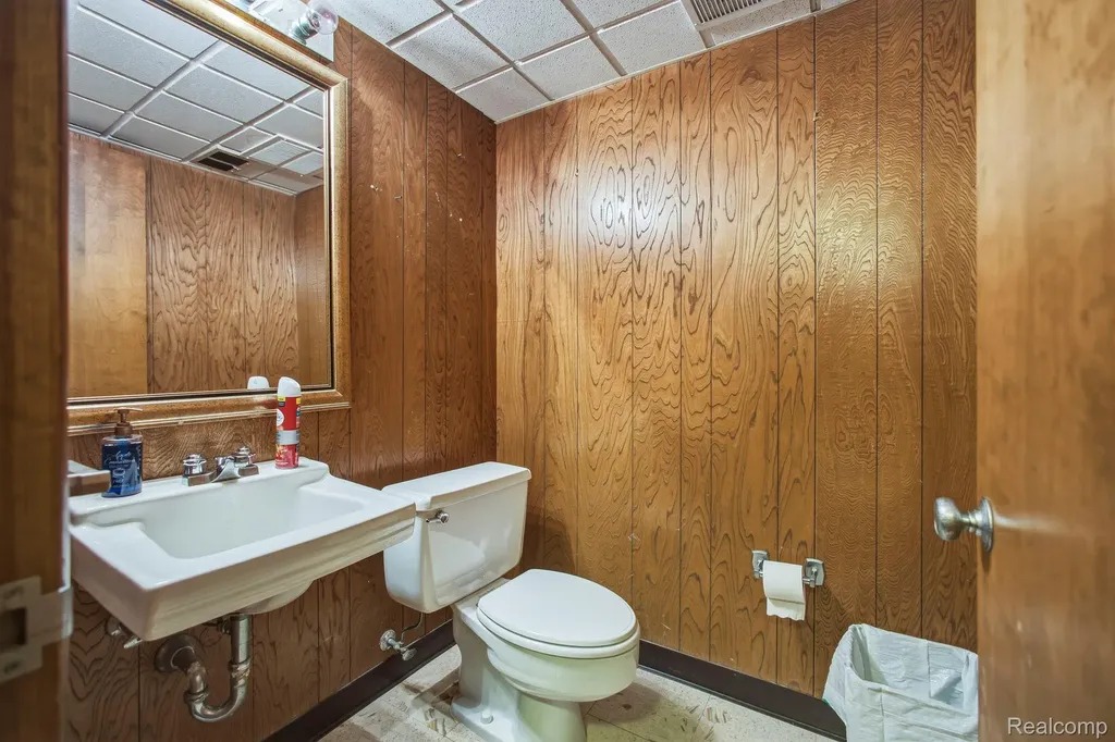 46 W Breitmeyer Place Mt. Clemens City MI 48043